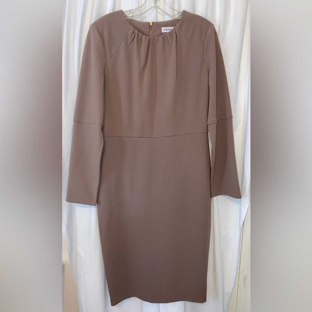Calvin Klein Taupe Split L/S Mid Length Gathered Neckline Back Zip Dress Sz 10